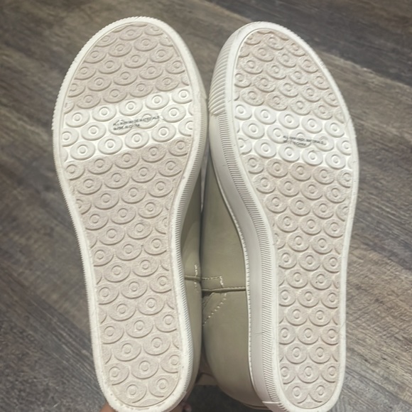 Brand new sneakers - Picture 4 of 5